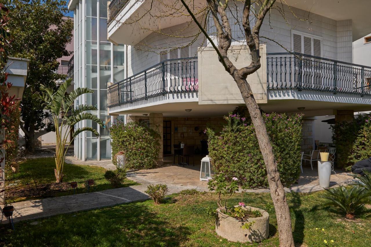 Hotel Il Giardino Di Flora Con Piscina Lecce Exterior foto