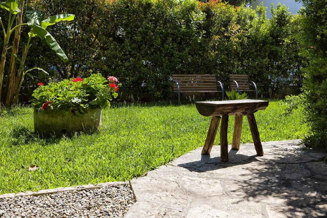 Hotel Il Giardino Di Flora Con Piscina Lecce Exterior foto