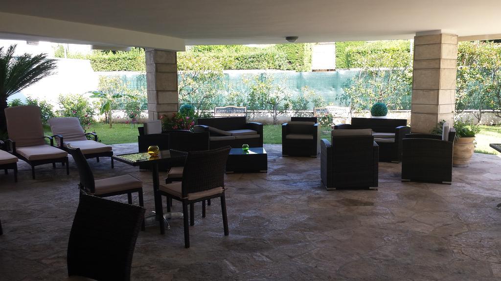 Hotel Il Giardino Di Flora Con Piscina Lecce Exterior foto