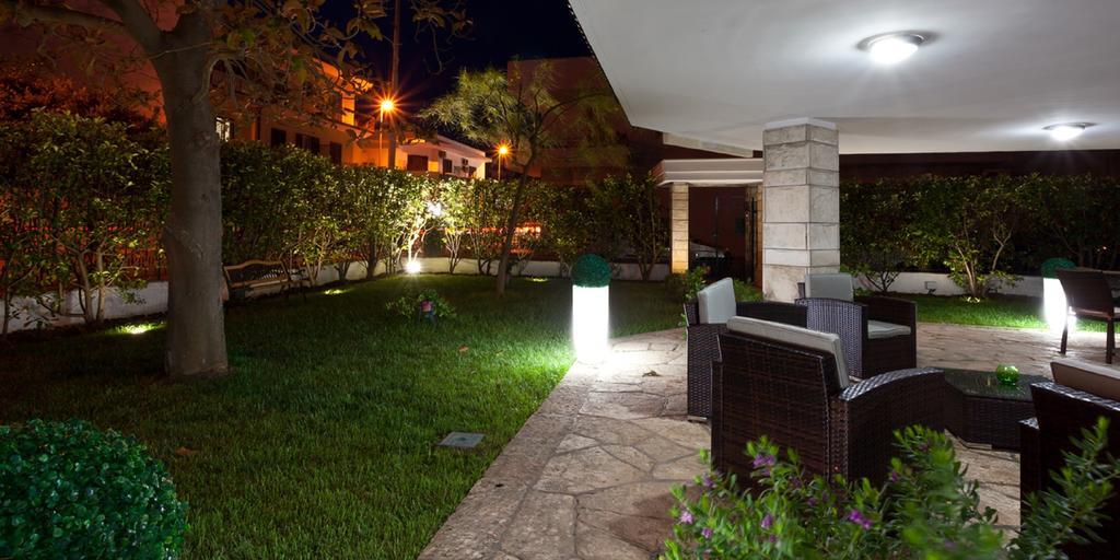 Hotel Il Giardino Di Flora Con Piscina Lecce Exterior foto